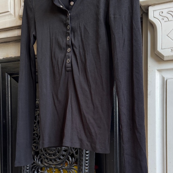 Everlane L/S Ribbed Henley - Picture 4 of 9